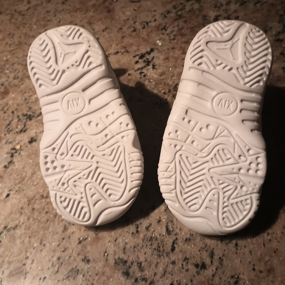 Nike Jumpman Two- baby - Picture 5 of 5